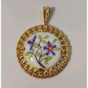 Vintage Gold Tone‎ Royal Worcester England Fine Bone China Floral Nature Pendant